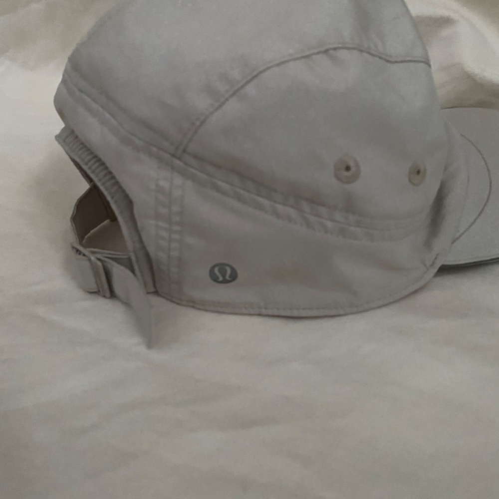 7 pieces of Lululemon Athletic Wear - Picture 10 of 11
